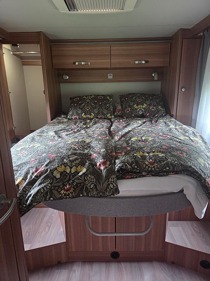 Weinsberg Carasuite 700 MX Edition Queensbed/Taksäng 14 of 18