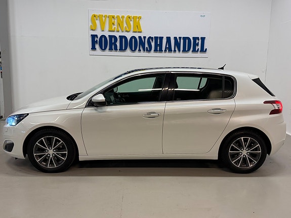 Peugeot 308 4 of 5