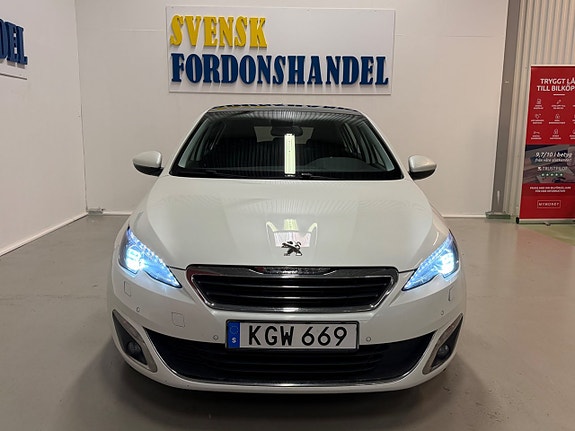 Peugeot 308 2 of 5