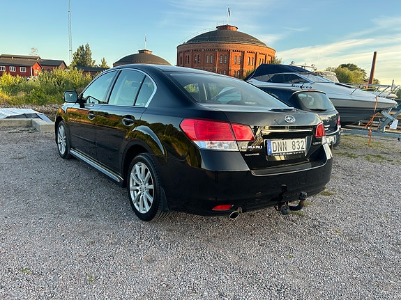Subaru Legacy 4 of 5