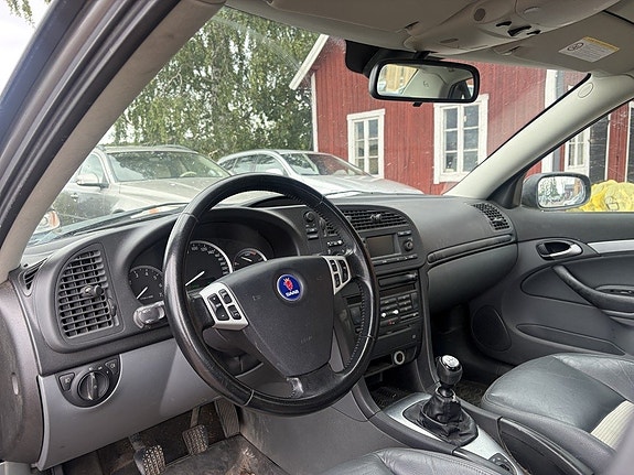 Saab 9-3 4 of 5