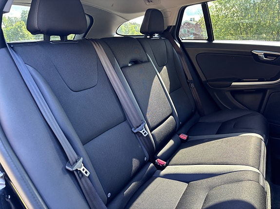 Volvo V60 18 of 28