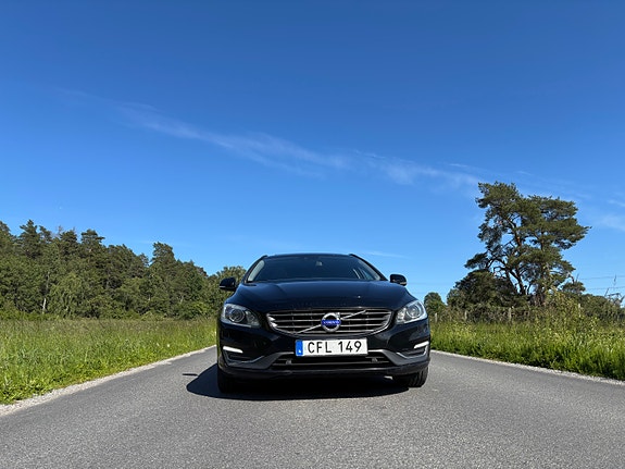 Volvo V60 4 of 28