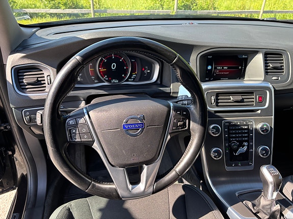 Volvo V60 9 of 28