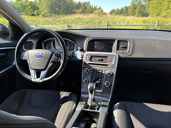Volvo V60 10 of 28