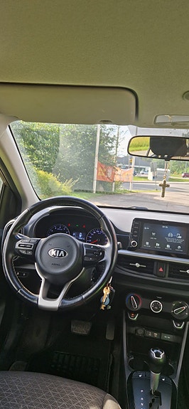 Kia Picanto 7 of 8