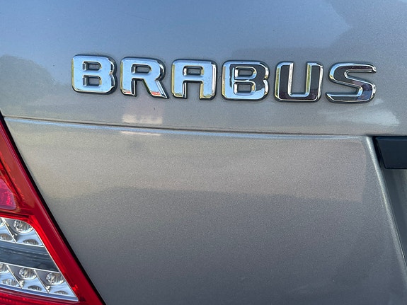 Mercedes-Benz C320 3 of 5