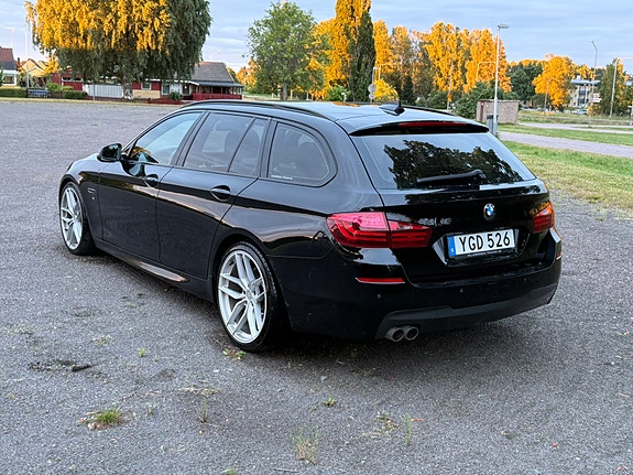 BMW 520d 2 of 5
