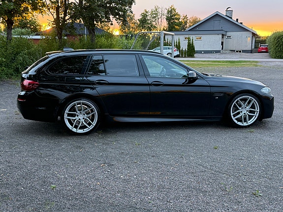 BMW 520d 4 of 5