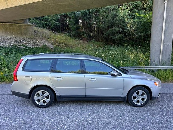Volvo V70 5 of 5