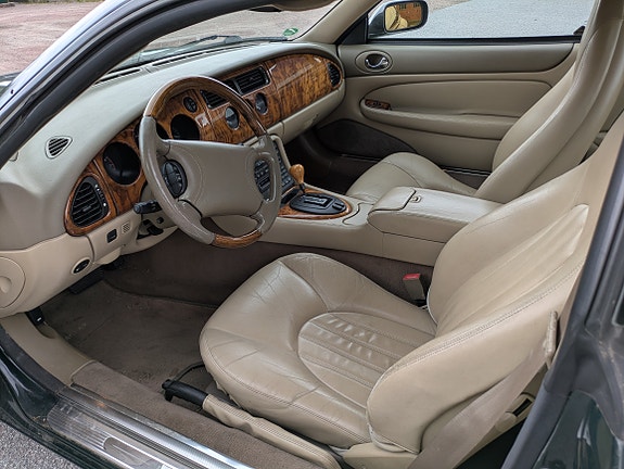 Jaguar XKR 4 of 4