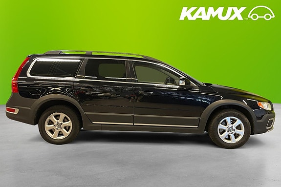 Volvo XC70 2 of 5