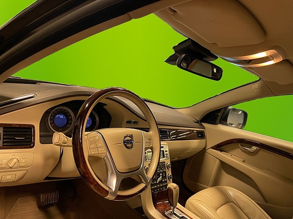 Volvo XC70 9 of 22