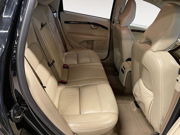 Volvo XC70 13 of 22