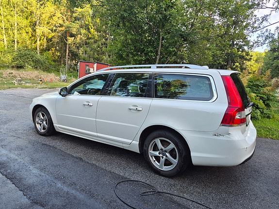 Volvo V70 4 of 21