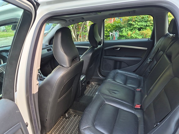 Volvo V70 8 of 21