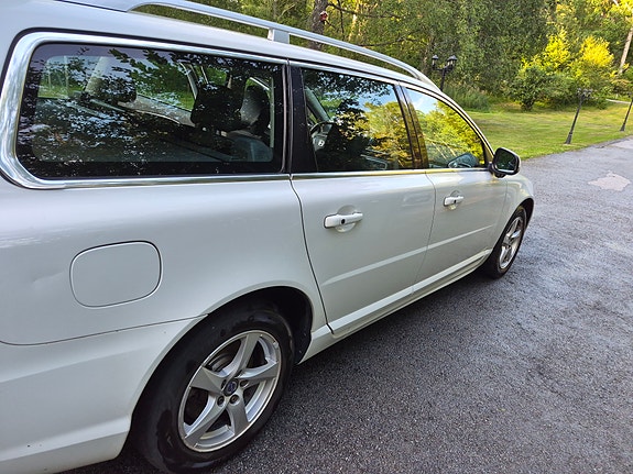 Volvo V70 5 of 21