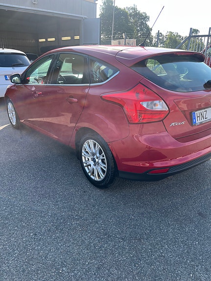 Ford Focus 3 of 5