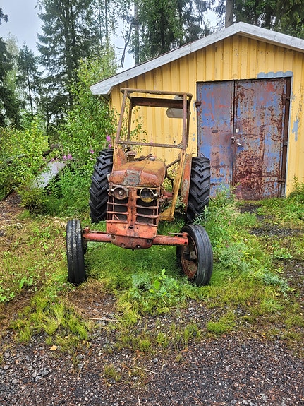 Volvo T425 3 of 3