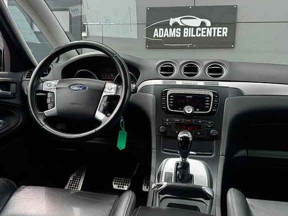 Ford S-MAX 16 of 26