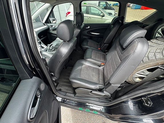 Ford S-MAX 22 of 26