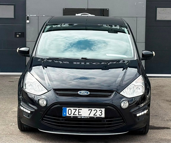 Ford S-MAX 3 of 5
