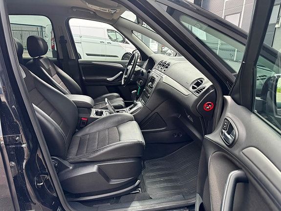 Ford S-MAX 25 of 26