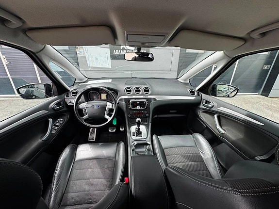 Ford S-MAX 17 of 26