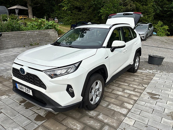 Toyota RAV4 3 of 5
