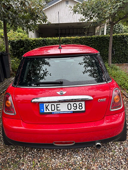 MINI One 3 of 5