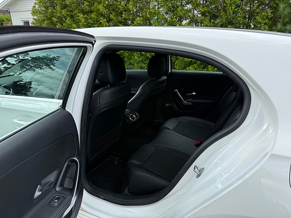 Mercedes-Benz A180 4 of 7