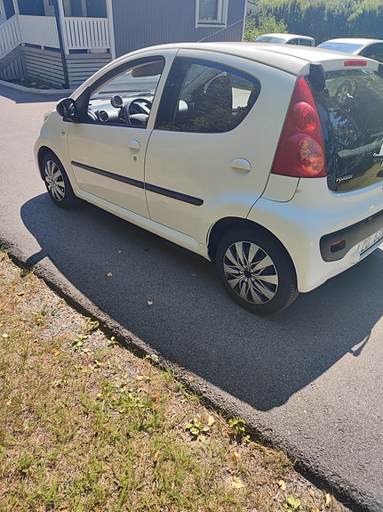 Peugeot 107 3 of 5