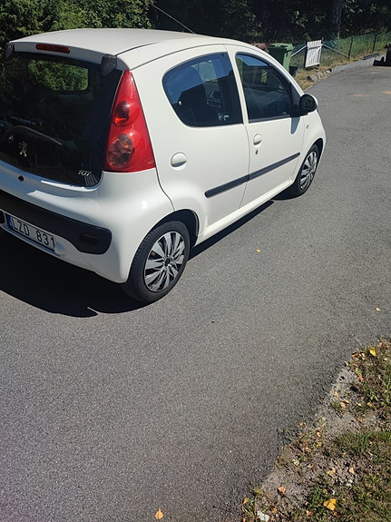 Peugeot 107 4 of 5