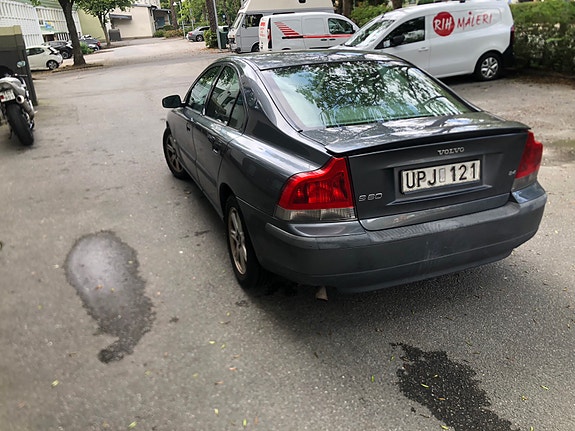 Volvo S60 3 of 5