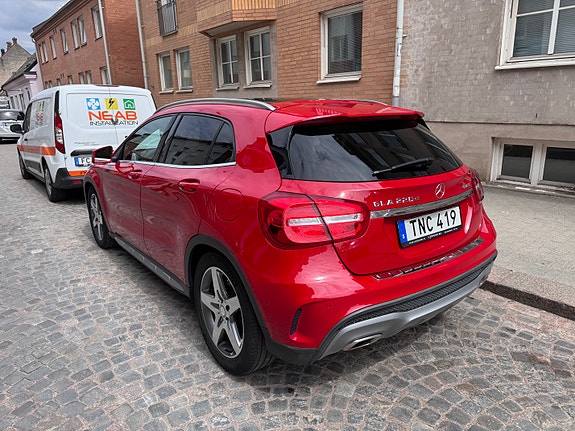 Mercedes-Benz GLA220 d 3 of 5