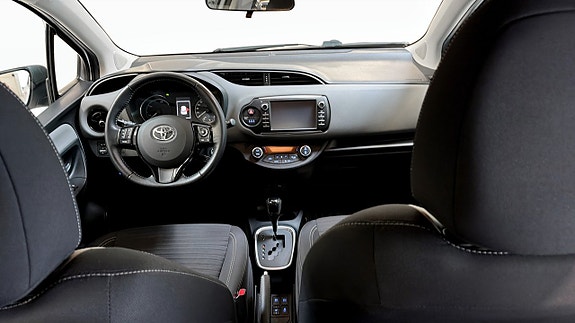 Toyota Yaris 4 of 5