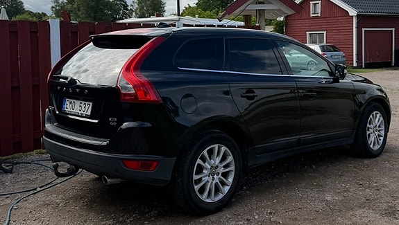 Volvo XC60 4 of 5