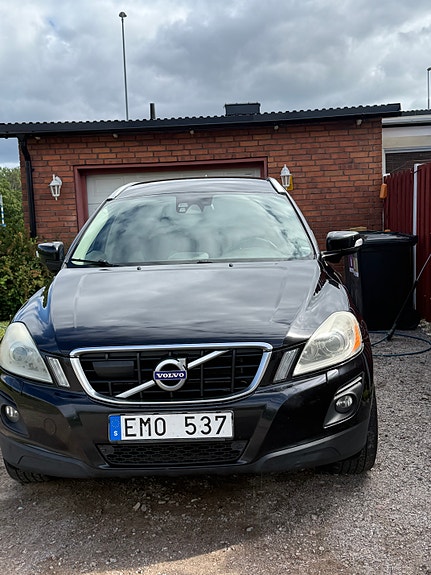 Volvo XC60 2 of 5