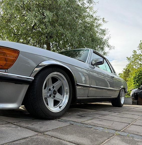 Mercedes-Benz 450 SLC 8 of 17