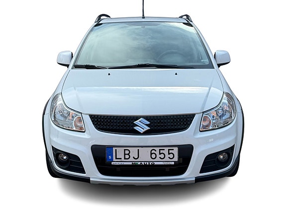 Suzuki SX4 2 of 13