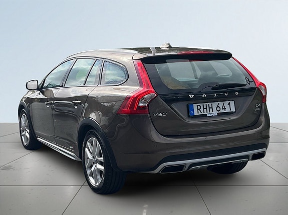 Volvo V60 Cross Country 5 of 5