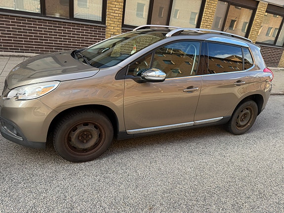 Peugeot 2008 3 of 5