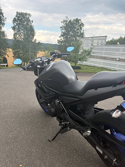 Yamaha XJ6 N A2 4 of 7