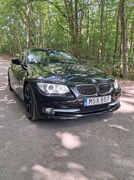 BMW 325d 2 of 5
