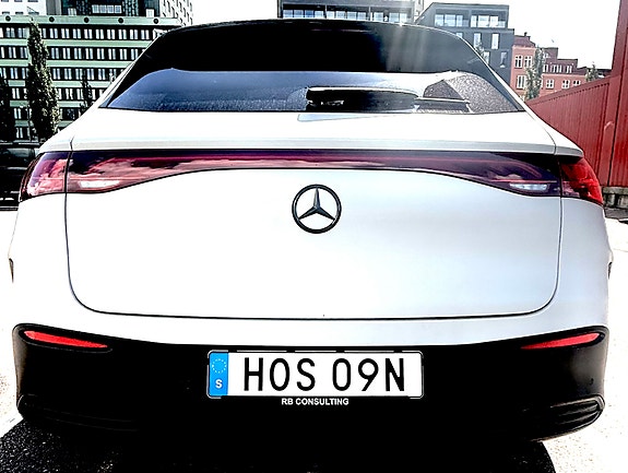 Mercedes-Benz EQE SUV 2 of 9