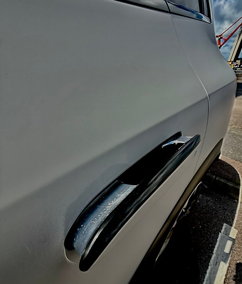 Mercedes-Benz EQE SUV 5 of 9