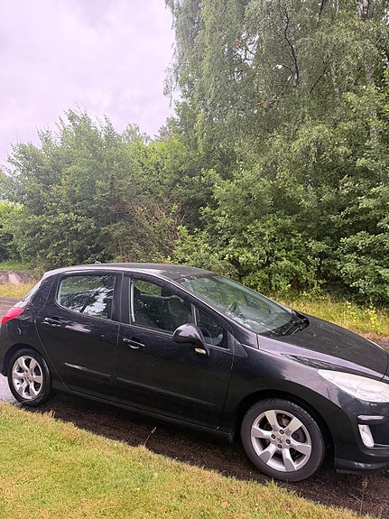 Peugeot 308 3 of 5