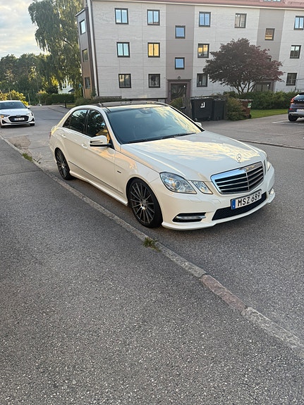 Mercedes-Benz E250 3 of 14
