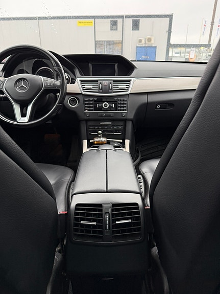 Mercedes-Benz E250 6 of 14