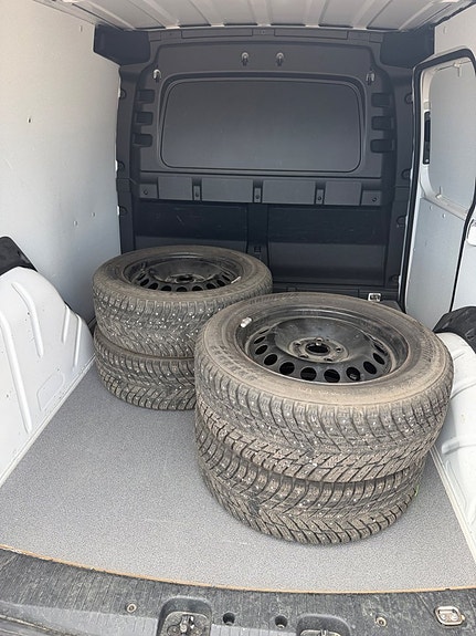 Volkswagen Caddy 18 of 18